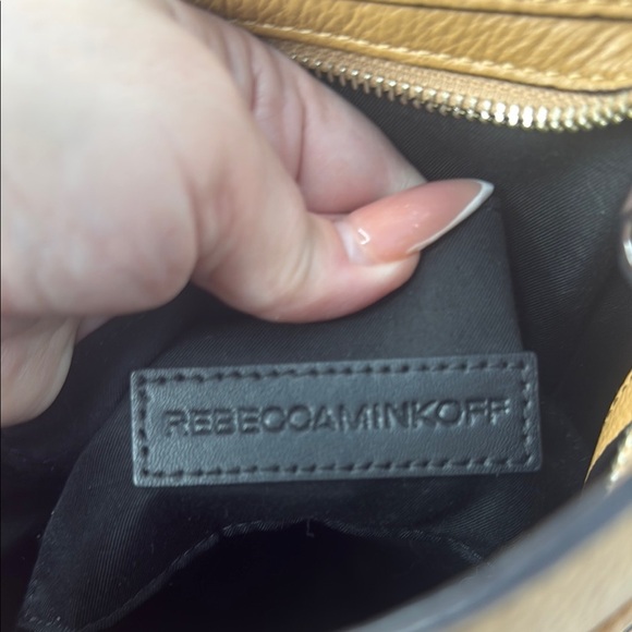 Rebecca Minkoff Regan Feed bag in Tan Leather. - Picture 10 of 10